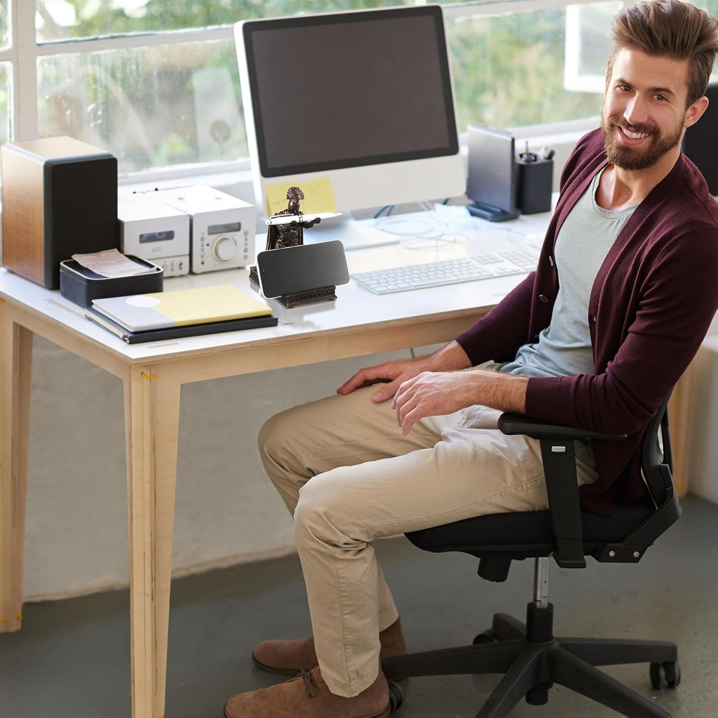 Spakon Knight Pen Holder with 2 Pens Resin Desk Organizers and Accessories Funny Executive Pen Stand Fancy Cool Office Gadgets Cool Desk Decorations for Men Home Supplies (Roman,Bronze)