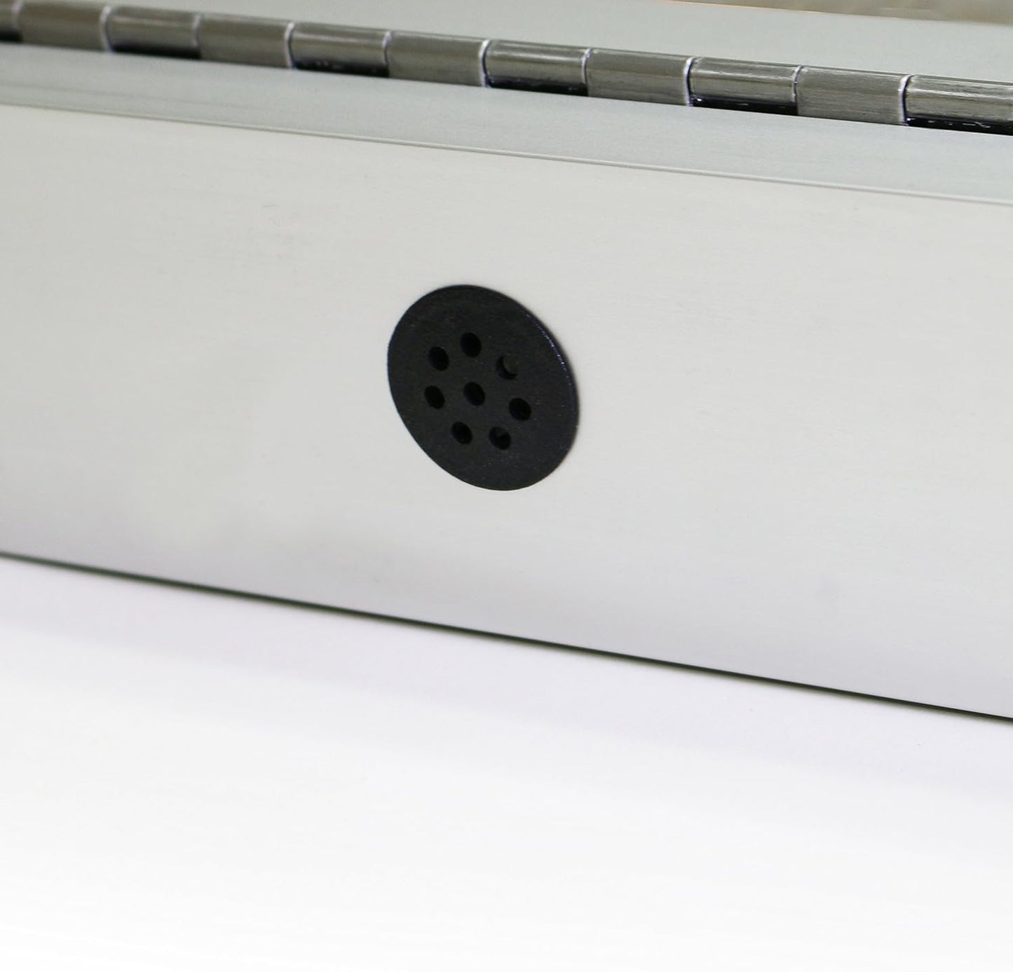 Ghent 24"x18" 1-Door Outdoor Enclosed Vinyl Bulletin Board, Shatter Resistant, with Lock, Satin Aluminum Frame - Ivory (PA12418VX-185), Made in the USA