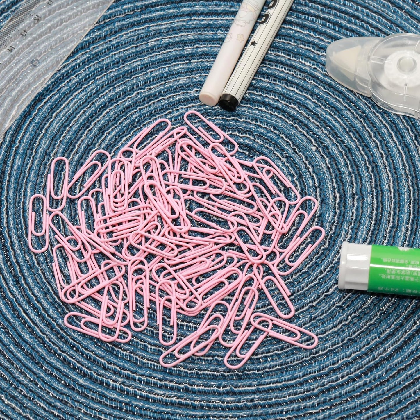 Macaron Colored Paper Clips, 1.1" Medium Paper Clip(28mm, 600pcs Paperclips for Office Supplies and Organization (Pink)