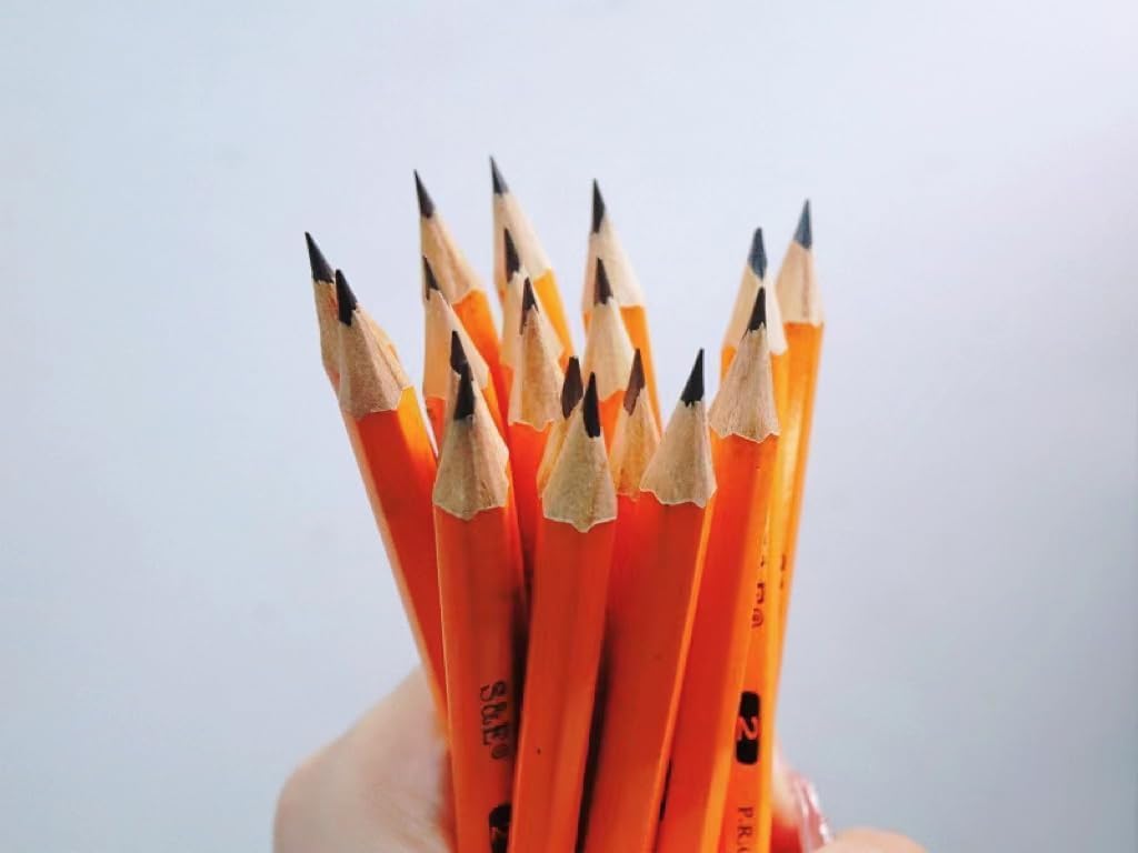 S & E TEACHER'S EDITION 400PCS 4'' Golf Pencils Pre-sharpened, Break-Resistant Lead No. 2 Half Pencils with Eraser Tops, #2 HB pencil, Back to school, 400/Box.