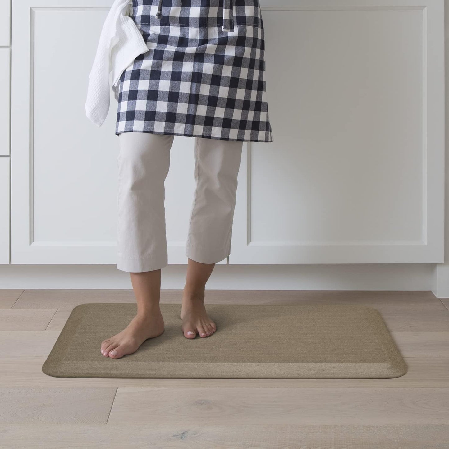 NewLife by GelPro Anti-Fatigue Designer Comfort Kitchen Floor Mat, 20"x32", Grasscloth Pecan Stain Resistant Surface with 3/4” Thick Ergo-Foam Core for Health and Wellness