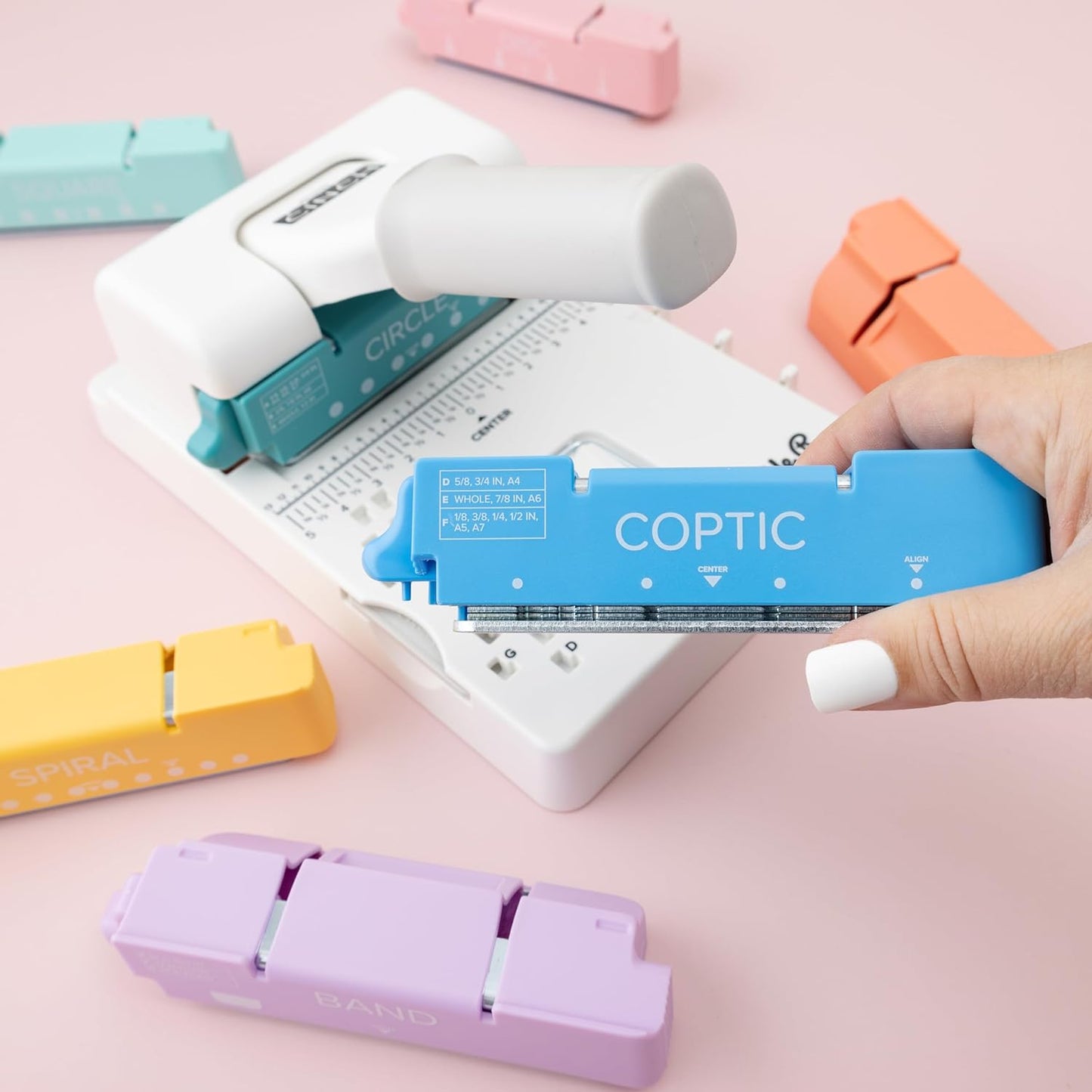 We R Memory Keepers Multi Cinch Kit (2 in 1 Circle & Disc) Book Binding Art Crafts Sewing Scrapbooking Journaling Printmaking Paper Craft Office Home Card Stock DIY Card Making Sticker Machine