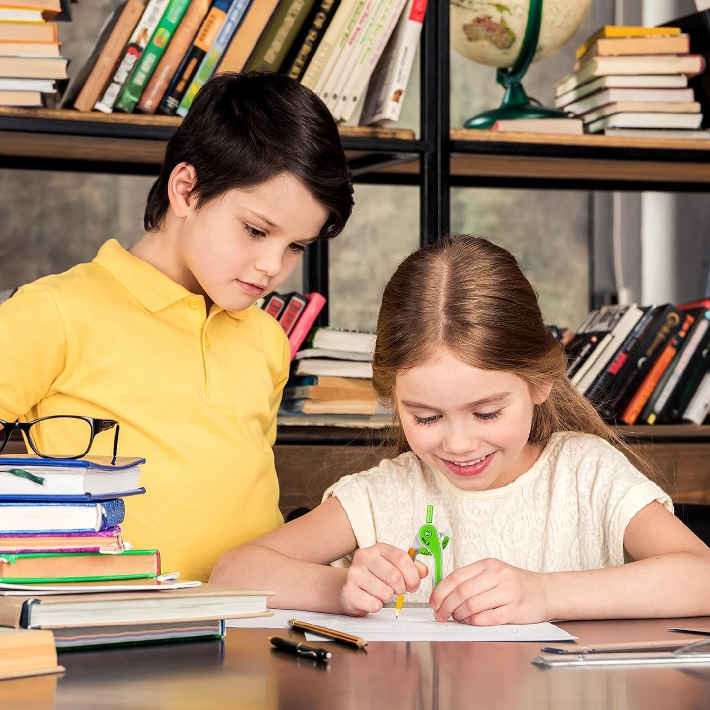 Zonon 100 Pcs Student Math Geometry Compass Tool Classroom Set Bulk 6 Inch Bright Colored Plastic Drawing Compass with Pencils Back to School Supplies for School Home Office