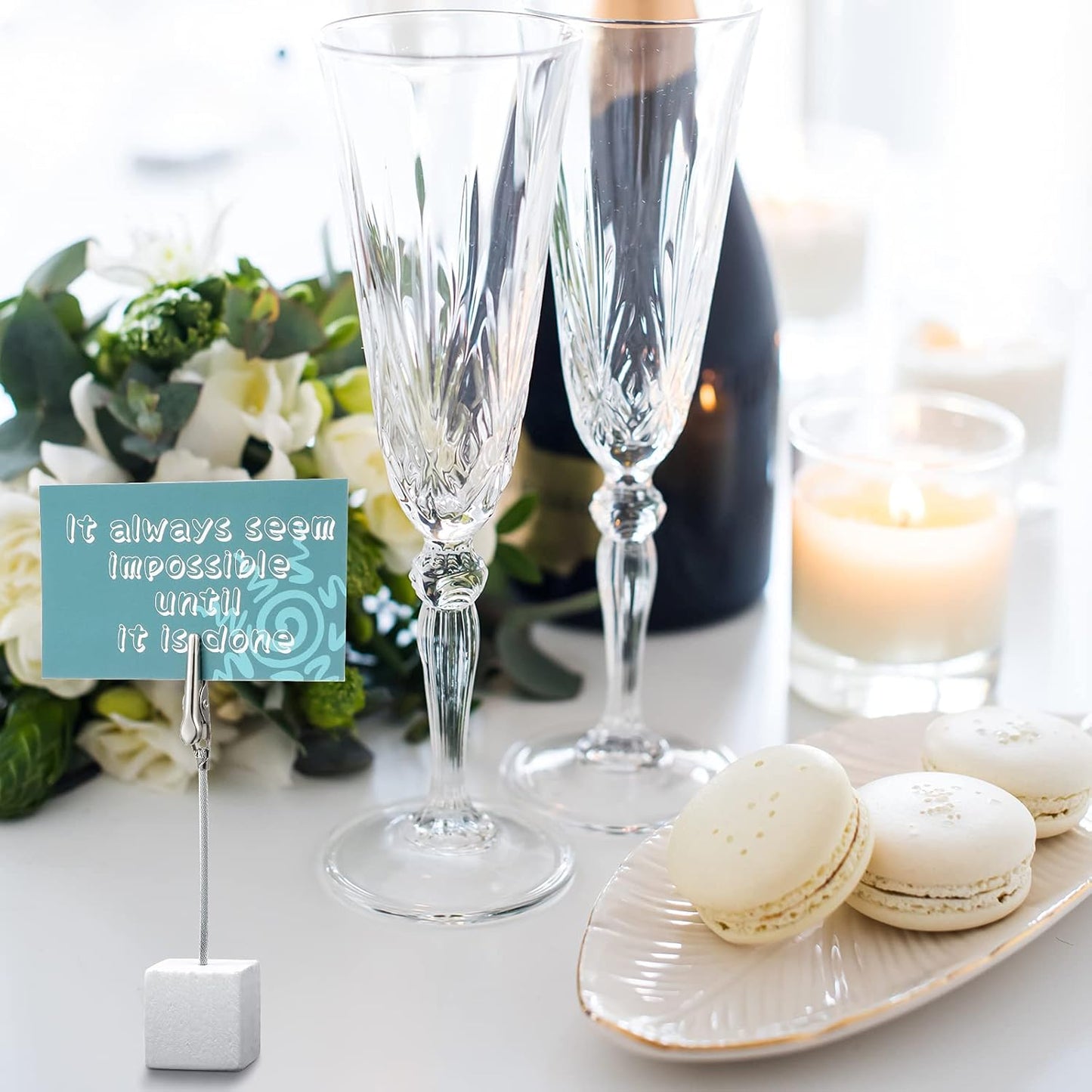 20 Pcs Cube Base Memo Clip Holder with Alligator Clip Wood Table Number Holder Cube Base Place Card Stand Mini Photo Menu Stand for Displaying Number Card(White)