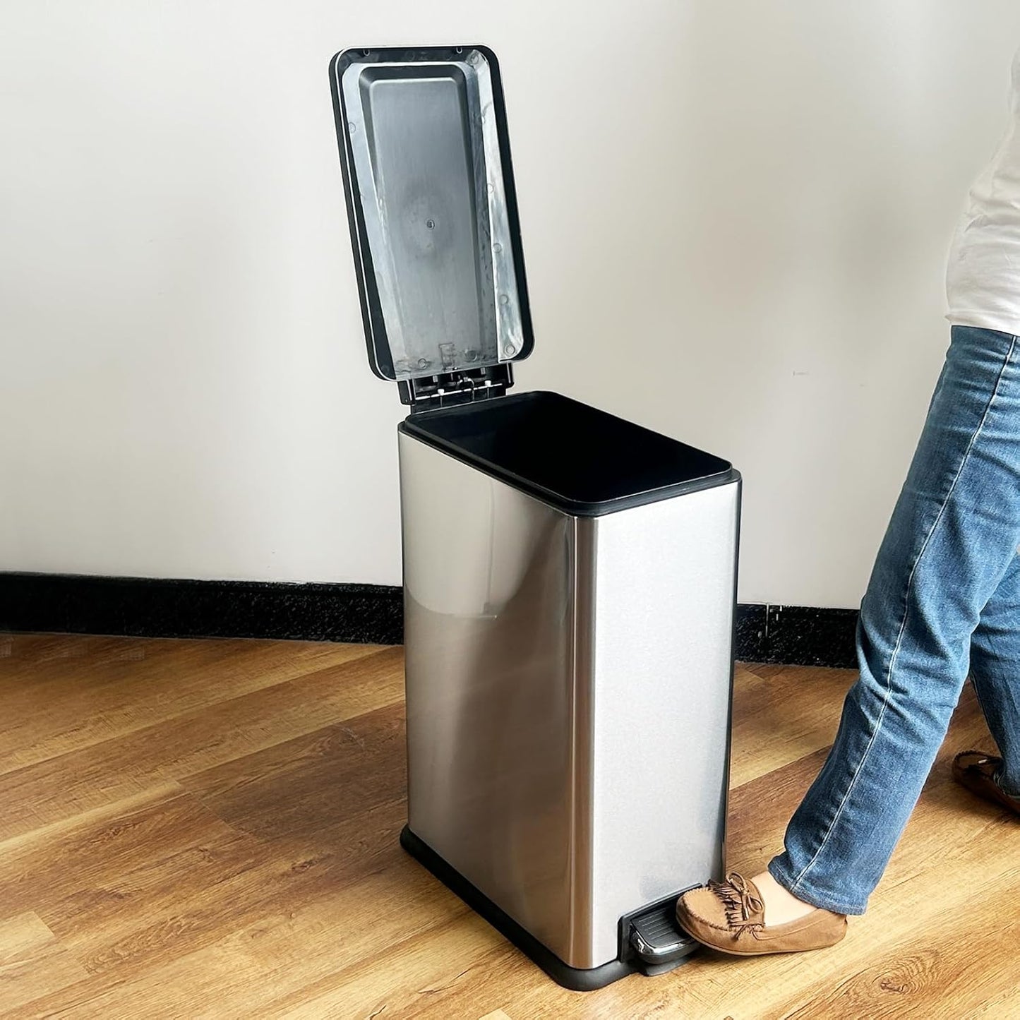 12 Gallon Trash Can with Lid，45L Kitchen Garbage Can,Stainless Steel Trash Can for Narrow Spaces with Soft-Close Lid, Inner Bucket, and Step-on Pedal