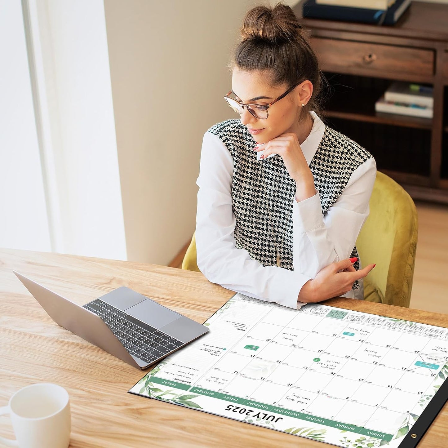 Ospelelf Desk Calendar 2025-2026 Large 22"x17" Monthly Family Planner Pad with Protective Cover 18 Months July 2025 to December 2026 Floral Green