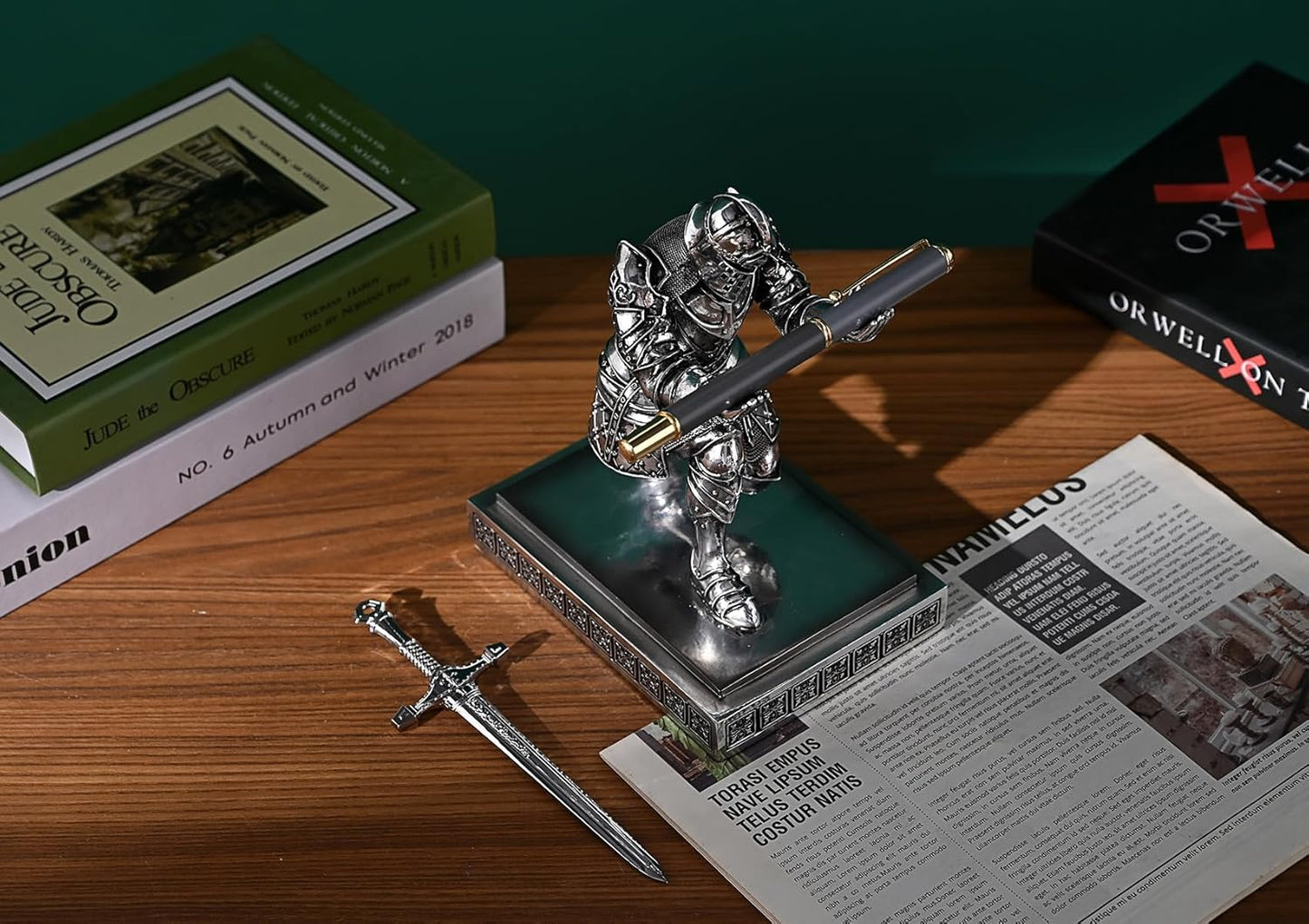 King's Guard Knight Pen Holder Pen Stand Desk Organizers and Accessories Resin Pencil Holder as Gift for Office and Home (Silver(Plating))