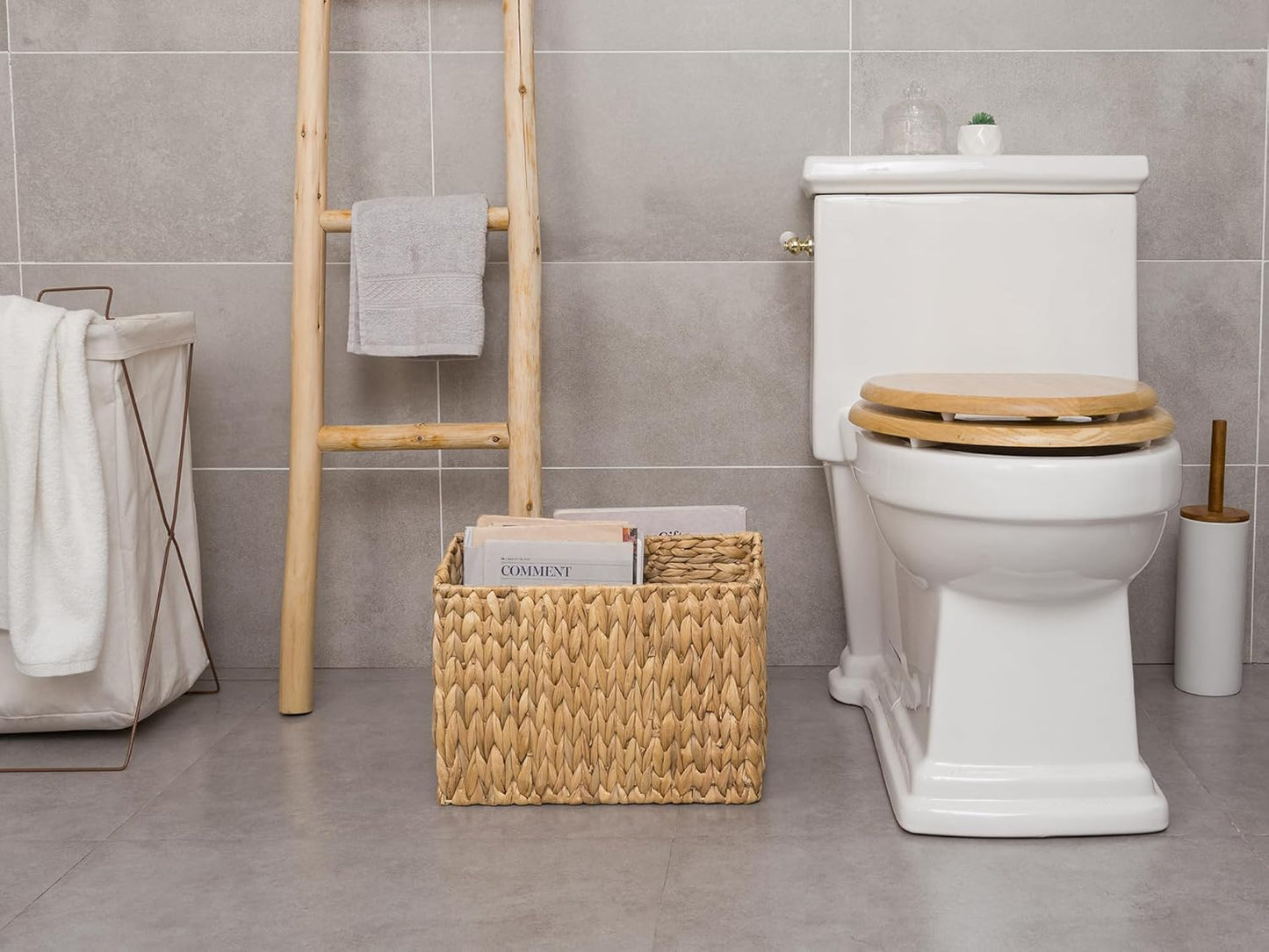 StorageWorks Hand-Woven Divided Magazine Basket, Rattan Magazine Holder, Natural Wicker Magazine Rack for Bathroom, Office, Water Hyacinth, 1 Pack