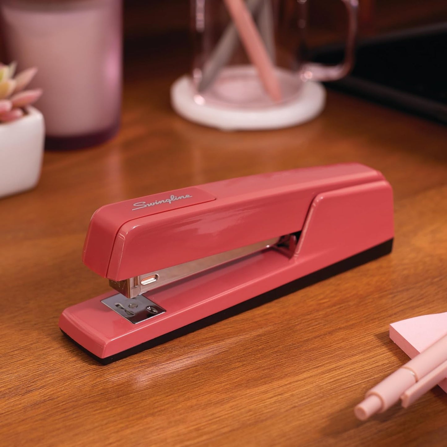 Swingline Stapler, 30 Sheet Capacity, 747 Classic Stapler, Jam Free, Metal, Lipstick Red (74718)